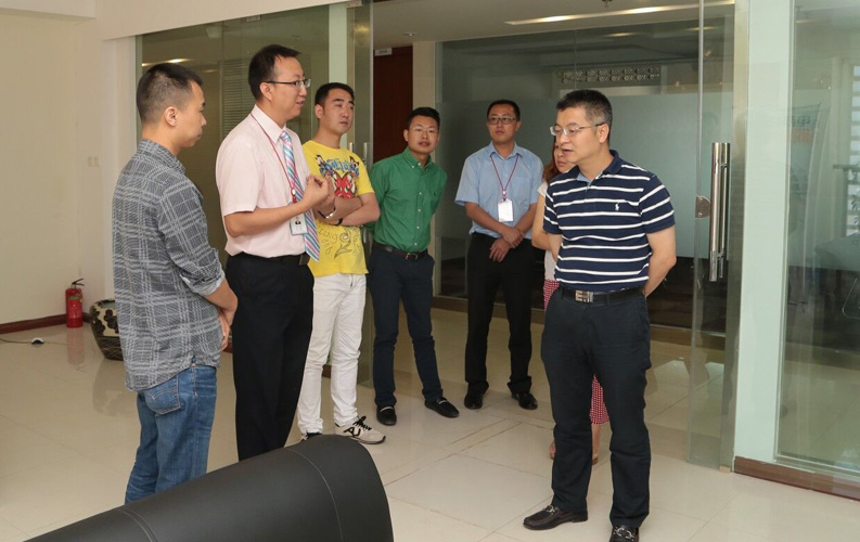 重慶市渝北區(qū)人民政府相關領導蒞臨云南天度集團考察，雙方將于近日簽訂投資合同，天度集團將在重慶投資設立控股子公司-重慶天度網絡信息技術有限公司，并建立200人規(guī)模的專業(yè)技術研發(fā)基地，此后將大大增強天度技術研發(fā)實力和公司綜合優(yōu)勢